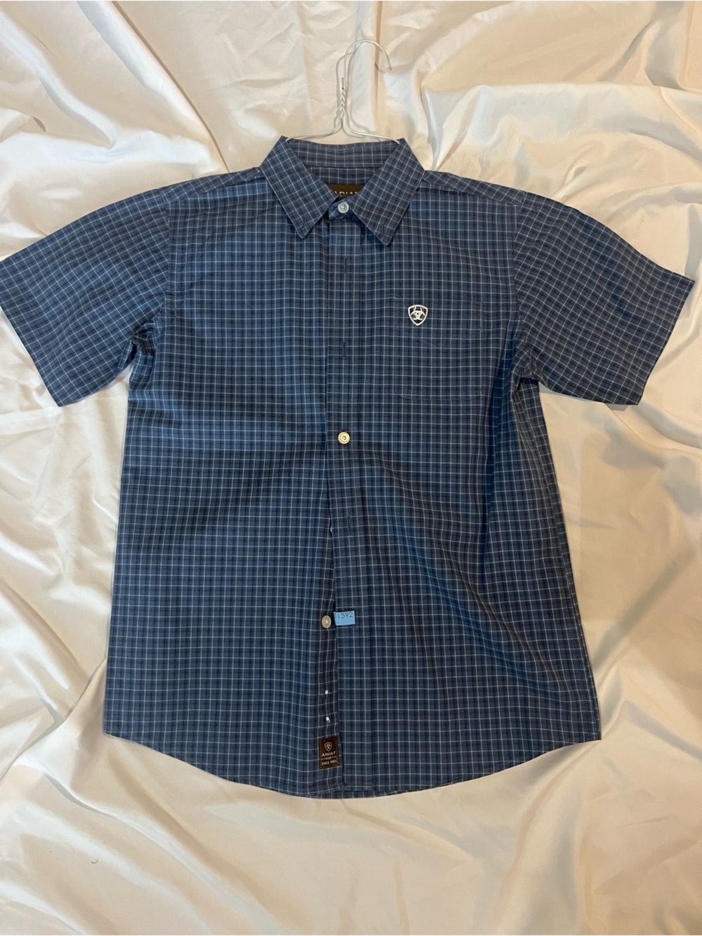 Ariat boy size 10-12 M Short-Sleeve Blue Plaid Button-Up Shirt